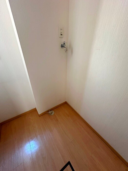 物件内観写真18　(洗濯機置場)