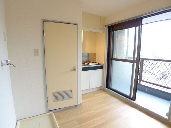 物件内観写真8　(居室)