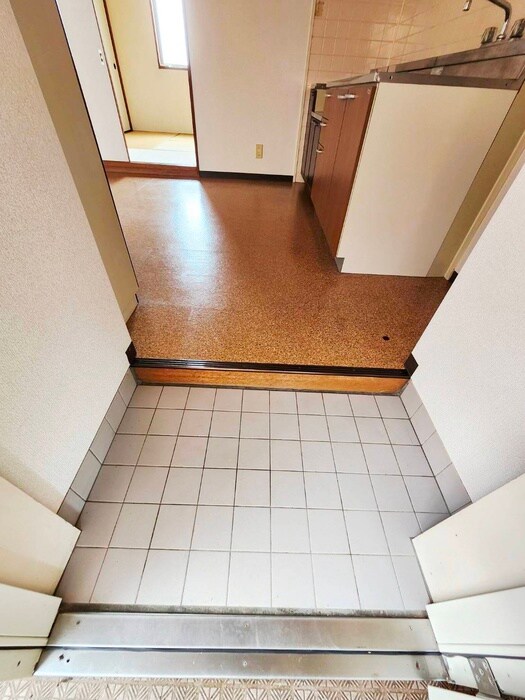 物件内観写真17　(玄関)