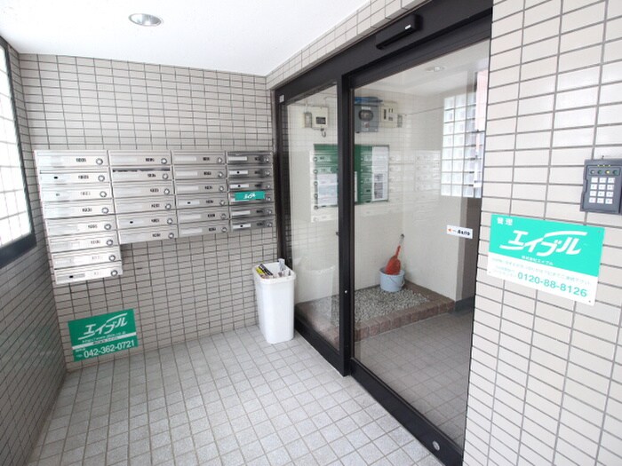 物件外観写真4　(エントランス部分)