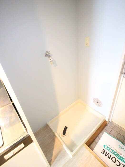 物件内観写真14　(洗濯機置場)