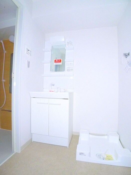 物件内観写真15　(洗濯機置場)