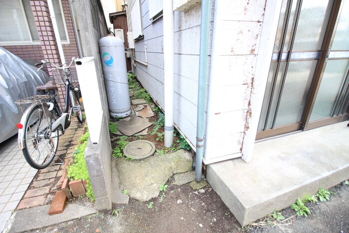 物件外観写真5　(駐輪場)