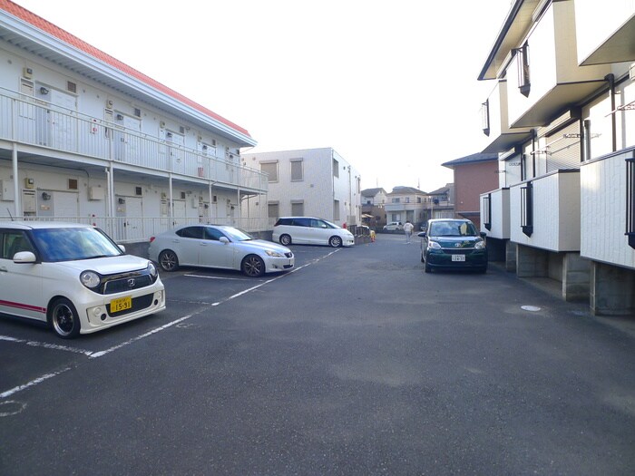 物件外観写真3　(駐車場)
