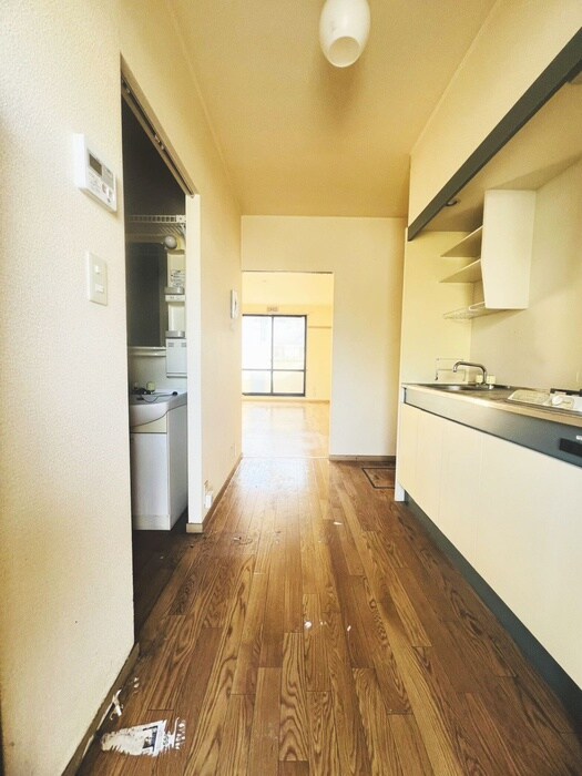 物件内観写真12　(廊下)