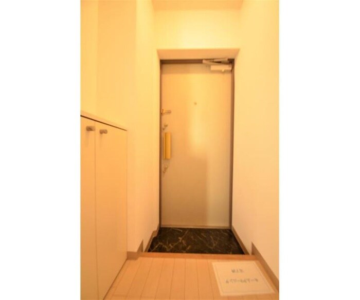 物件内観写真16　(玄関)