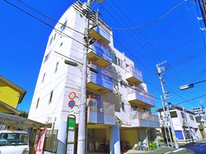 ライベスト関手屋外観写真