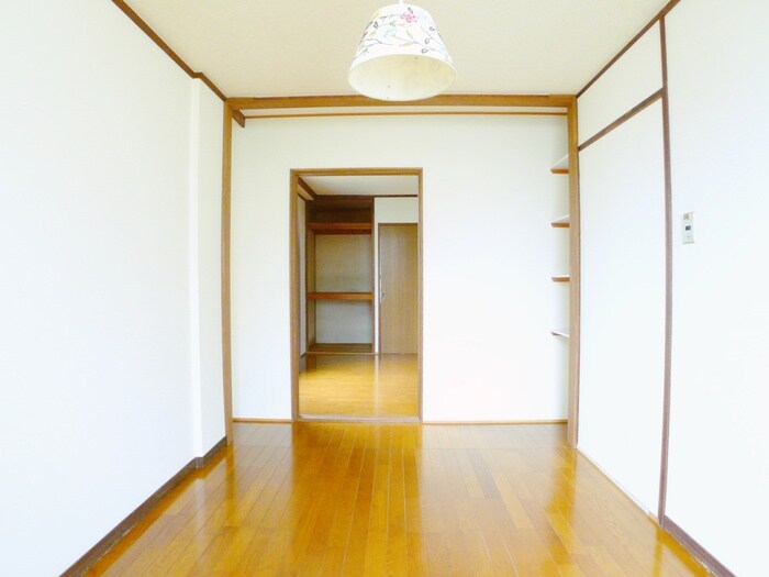 物件内観写真9　(居室)
