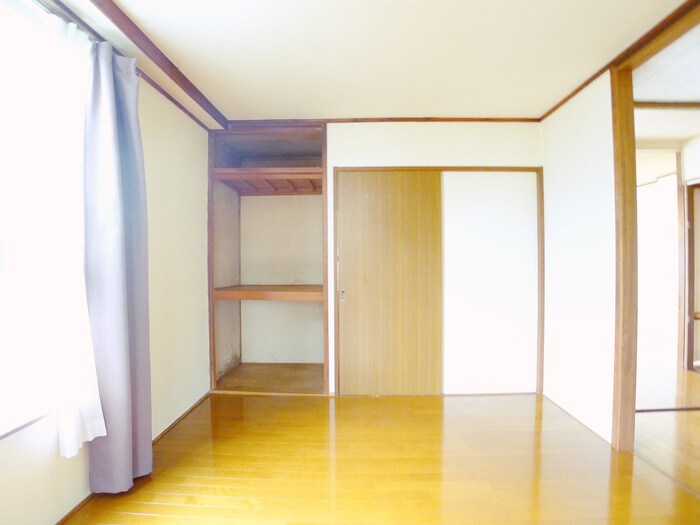 物件内観写真10　(居室)