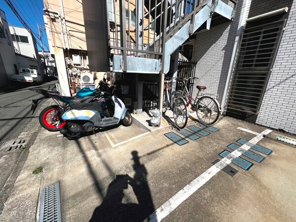 バイク置き場