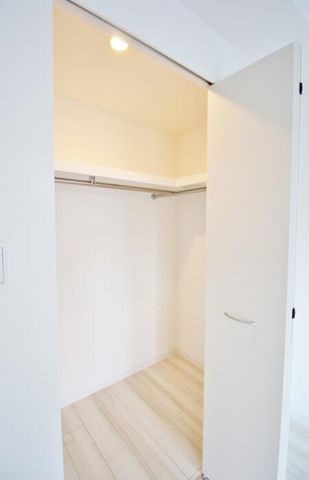 物件内観写真12　(収納)