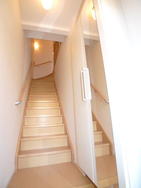 物件内観写真10　(玄関)