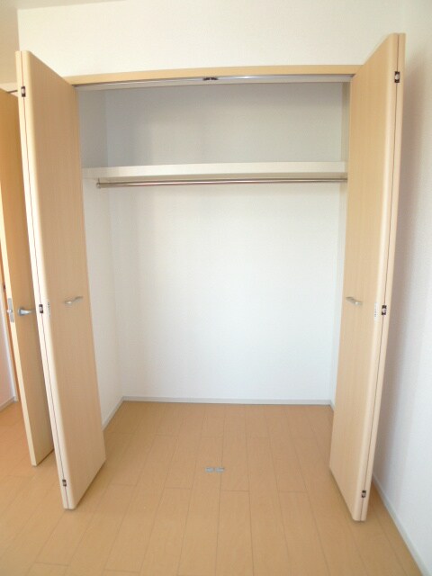 物件内観写真12　(収納)