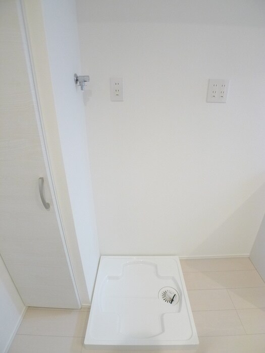 物件内観写真15　(洗濯機置場)