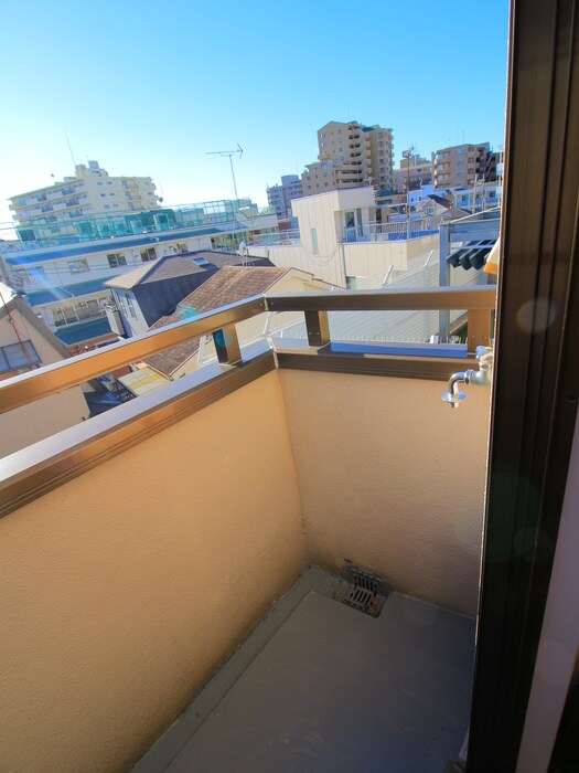 物件内観写真15　(洗濯機置場)