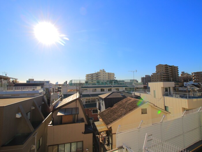 物件内観写真16　(室内からの展望)