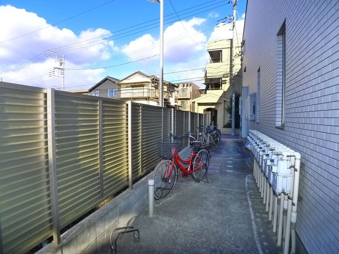 物件外観写真6　(駐輪場)