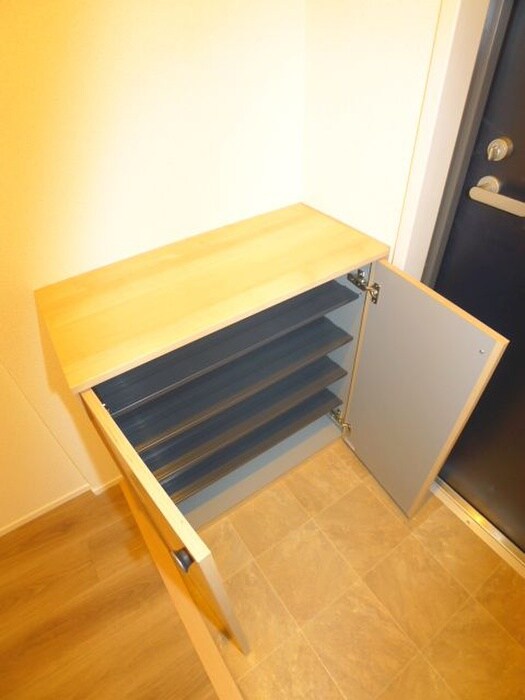 物件内観写真15　(靴箱)