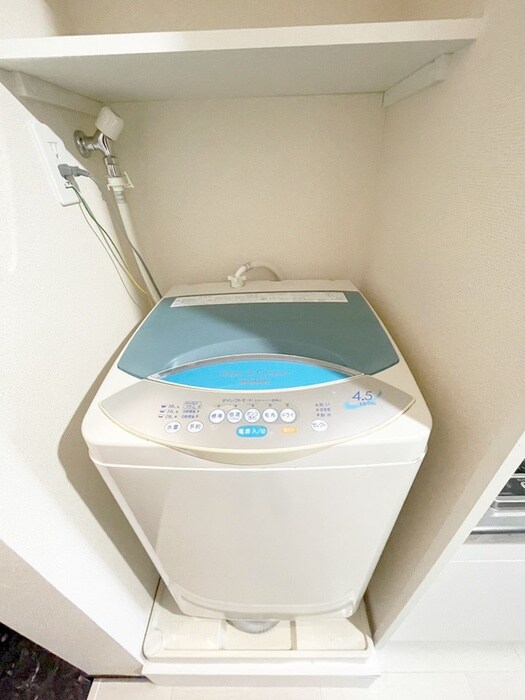 物件内観写真13　(洗濯機置場)