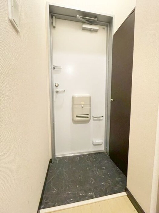 物件内観写真21　(玄関)