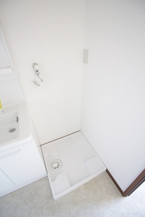 物件内観写真7　(洗濯機置場)