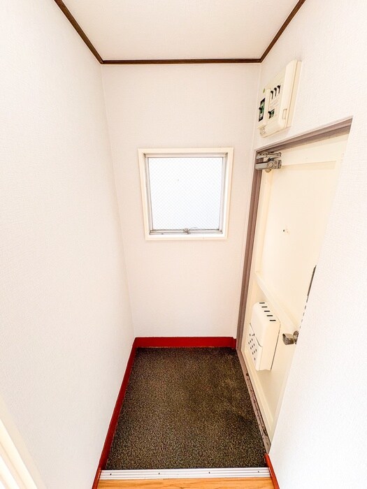 物件内観写真18　(玄関)