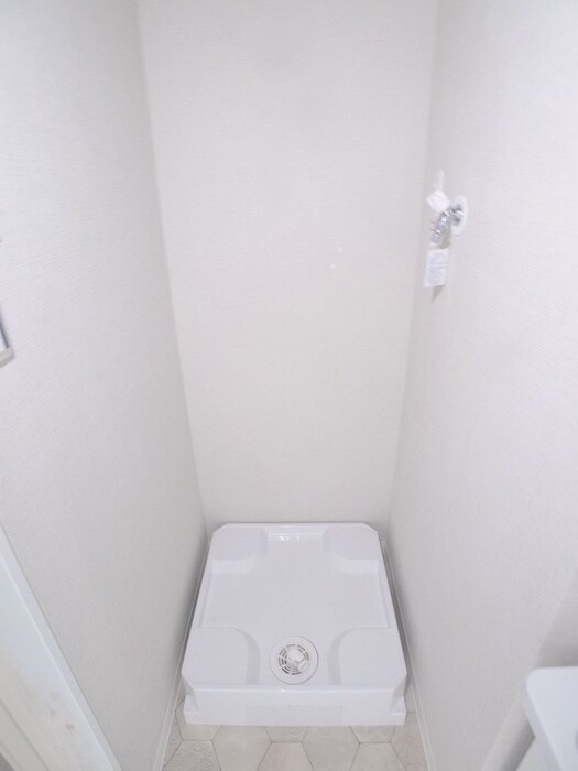 物件内観写真13　(洗濯機置場)