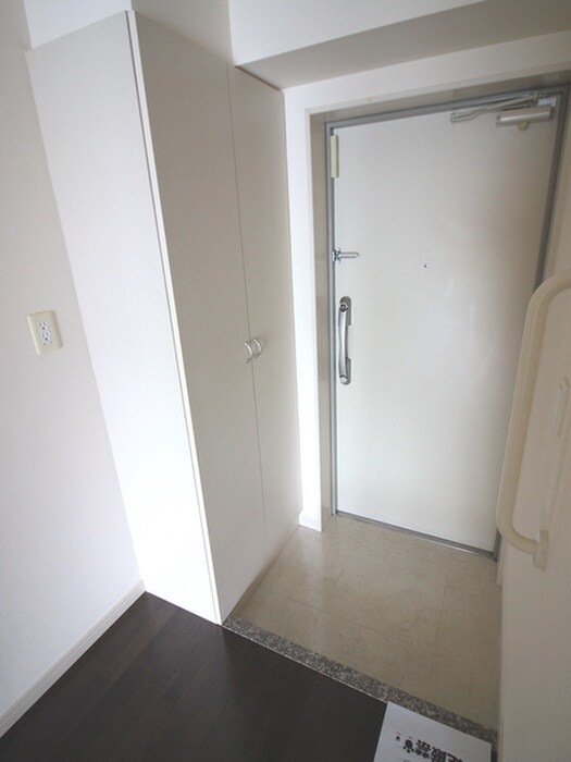 物件内観写真7　(玄関)