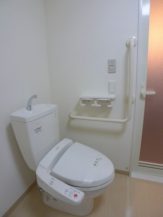 物件内観写真14　(トイレ)