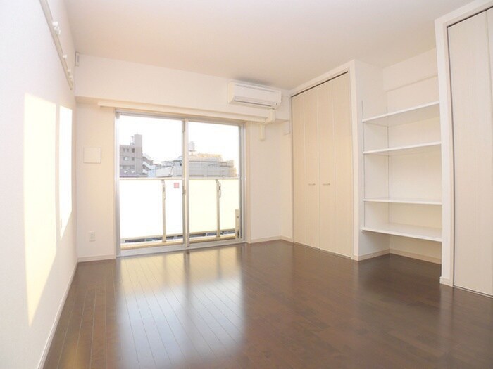 物件内観写真18　(室内からの展望)