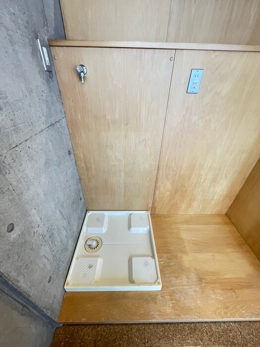 物件内観写真12　(洗濯機置場)