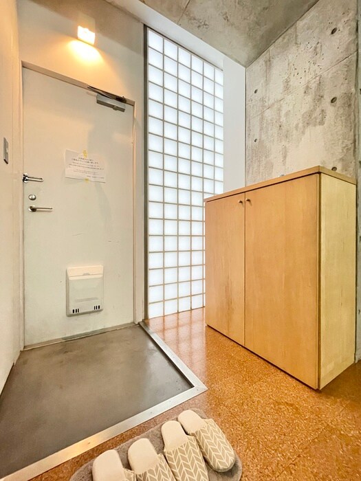 物件内観写真13　(玄関)