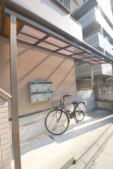 物件外観写真3　(駐輪場)