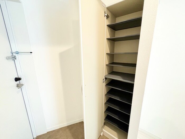 物件内観写真18　(靴箱)