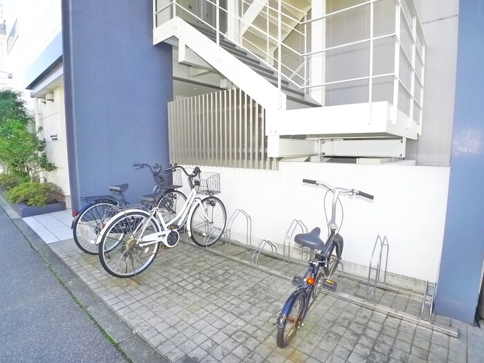 物件外観写真5　(駐輪場)