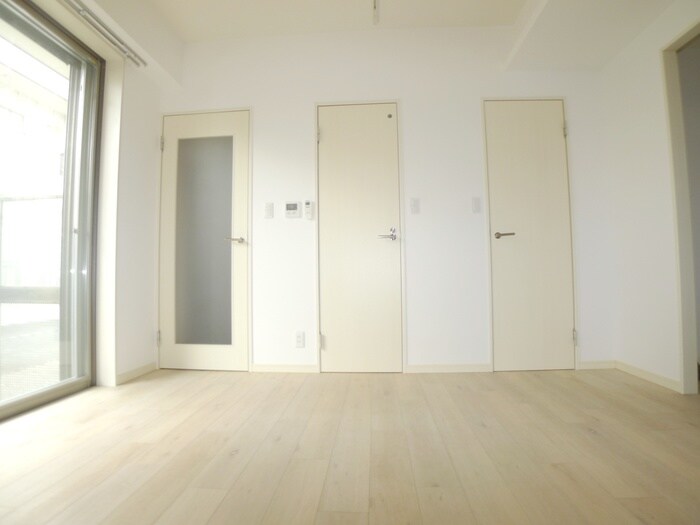 物件内観写真10　(室内からの展望)