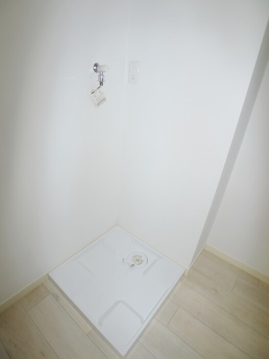 物件内観写真16　(洗濯機置場)