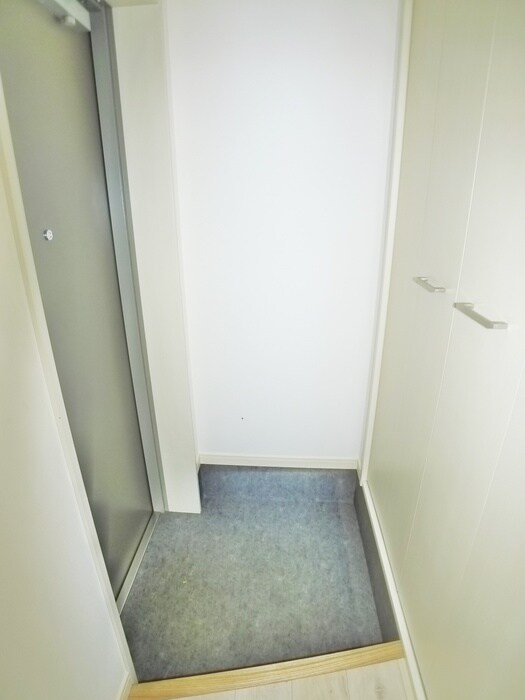 物件内観写真18　(玄関)