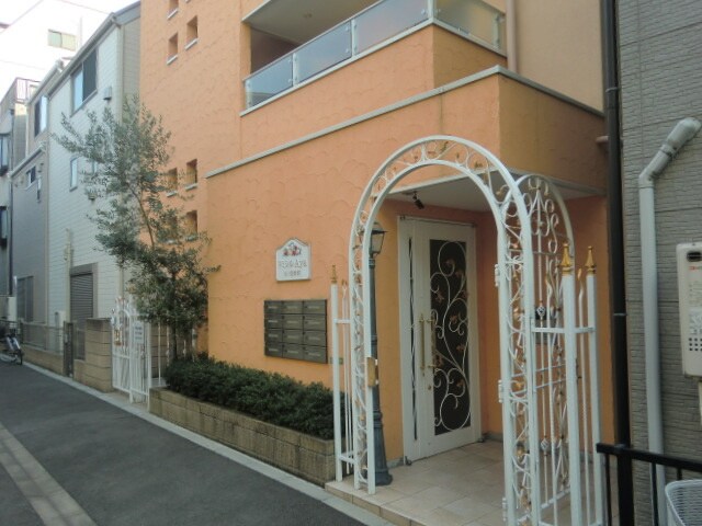 物件外観写真3　(エントランス部分)