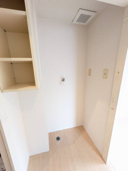 物件内観写真13　(洗濯機置場)