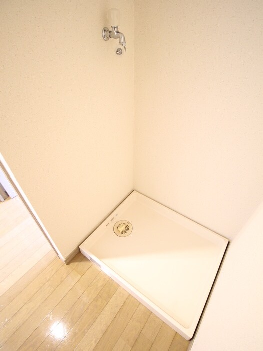 物件内観写真14　(洗濯機置場)