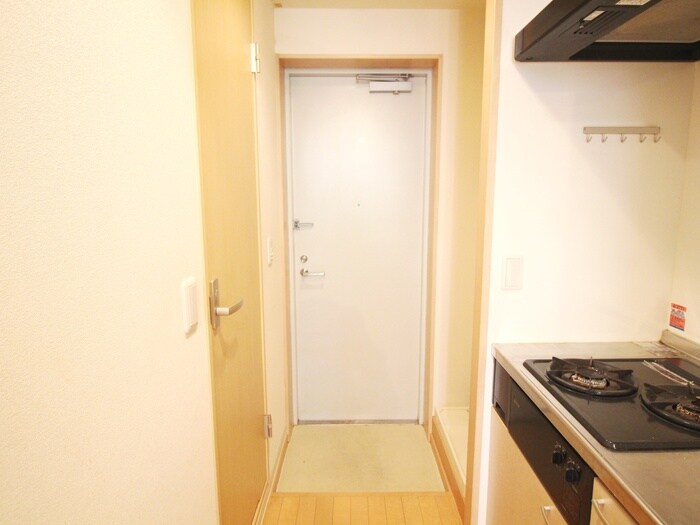 物件内観写真13　(玄関)