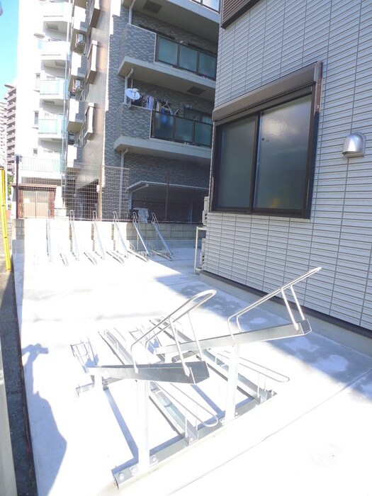 物件外観写真5　(駐輪場)