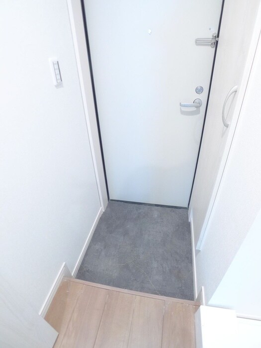 物件内観写真16　(玄関)