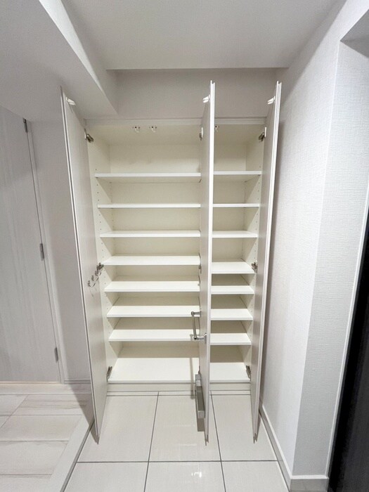 物件内観写真19　(靴箱)