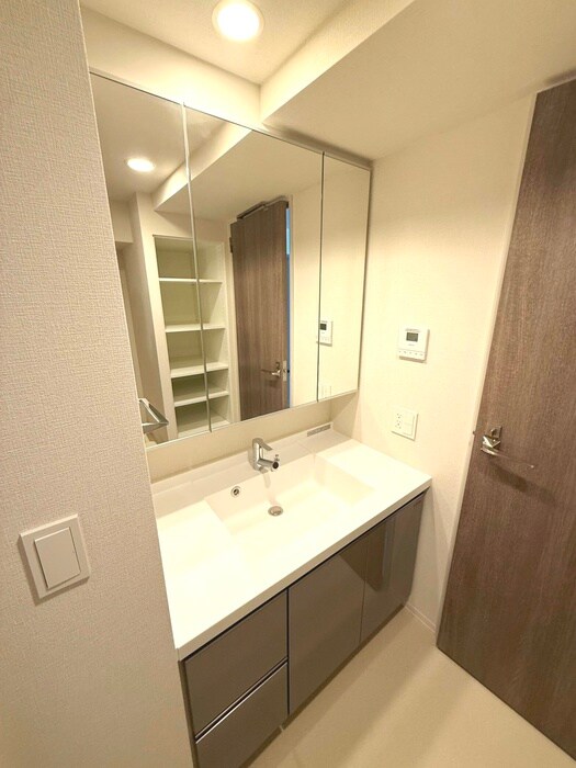 物件内観写真12　(洗面)