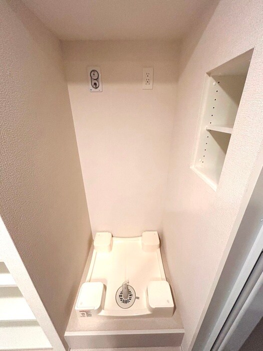 物件内観写真13　(洗濯機置場)