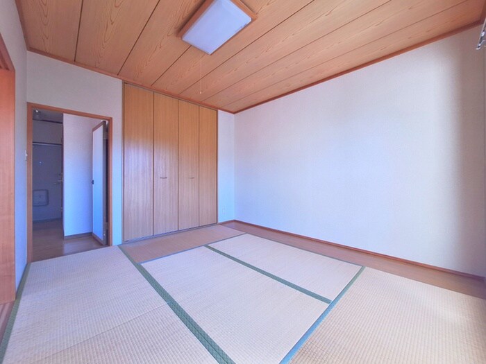 物件内観写真7　(室内からの展望)