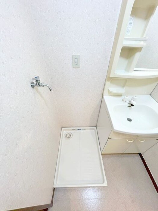 物件内観写真13　(洗濯機置場)