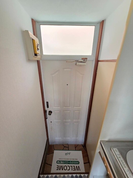 物件内観写真7　(玄関)